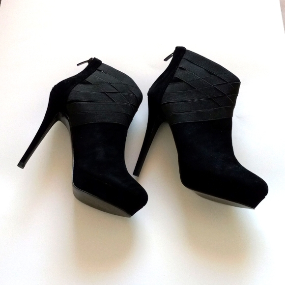 Colin Stuart stiletto heel black booties. Size 9. Never worn. - Picture 3 of 10